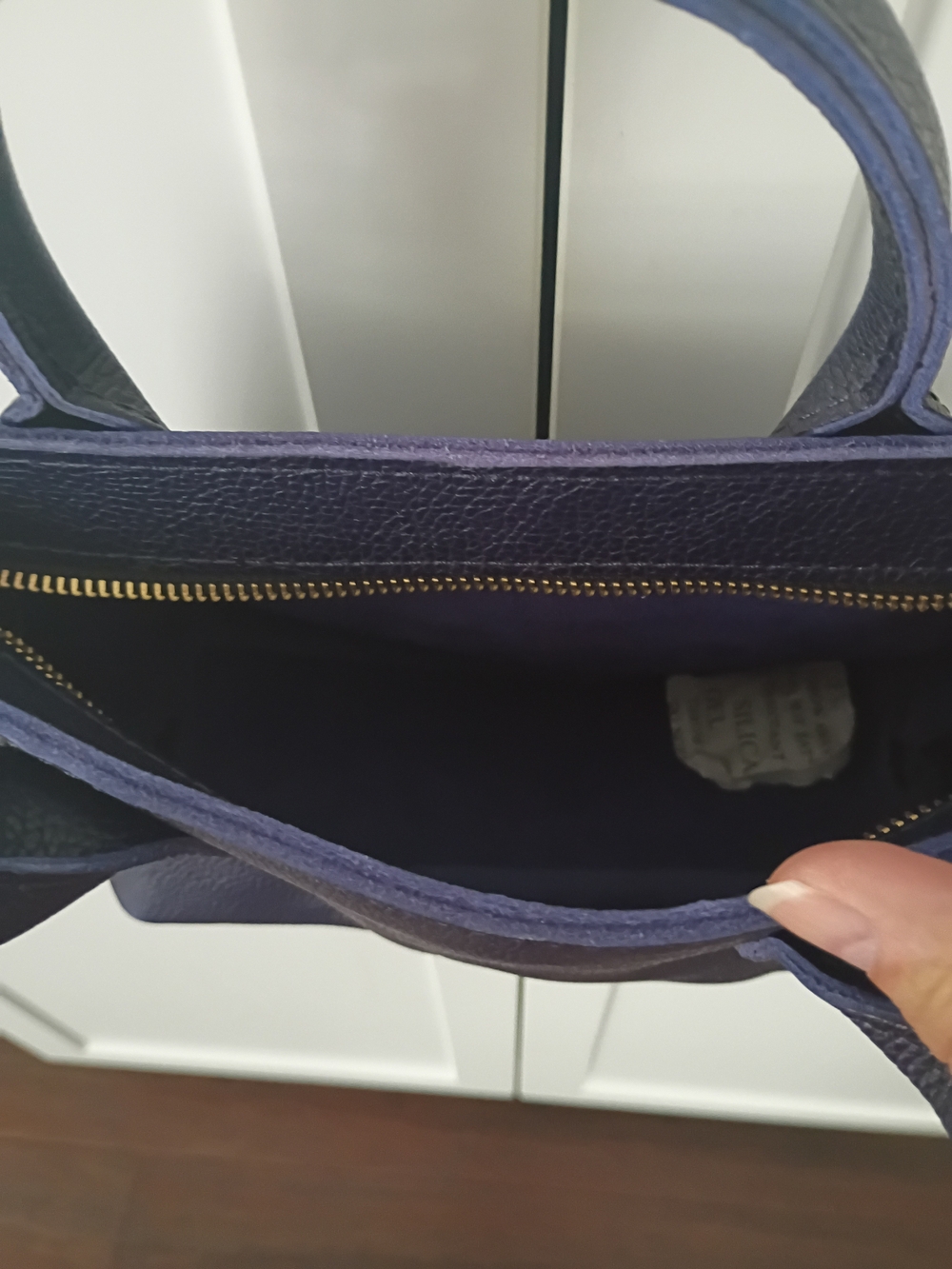 💙Portland Leather Small Rain Drop Cross Body Cobalt Blue w/ Ziipper💙 - Picture 6 of 15